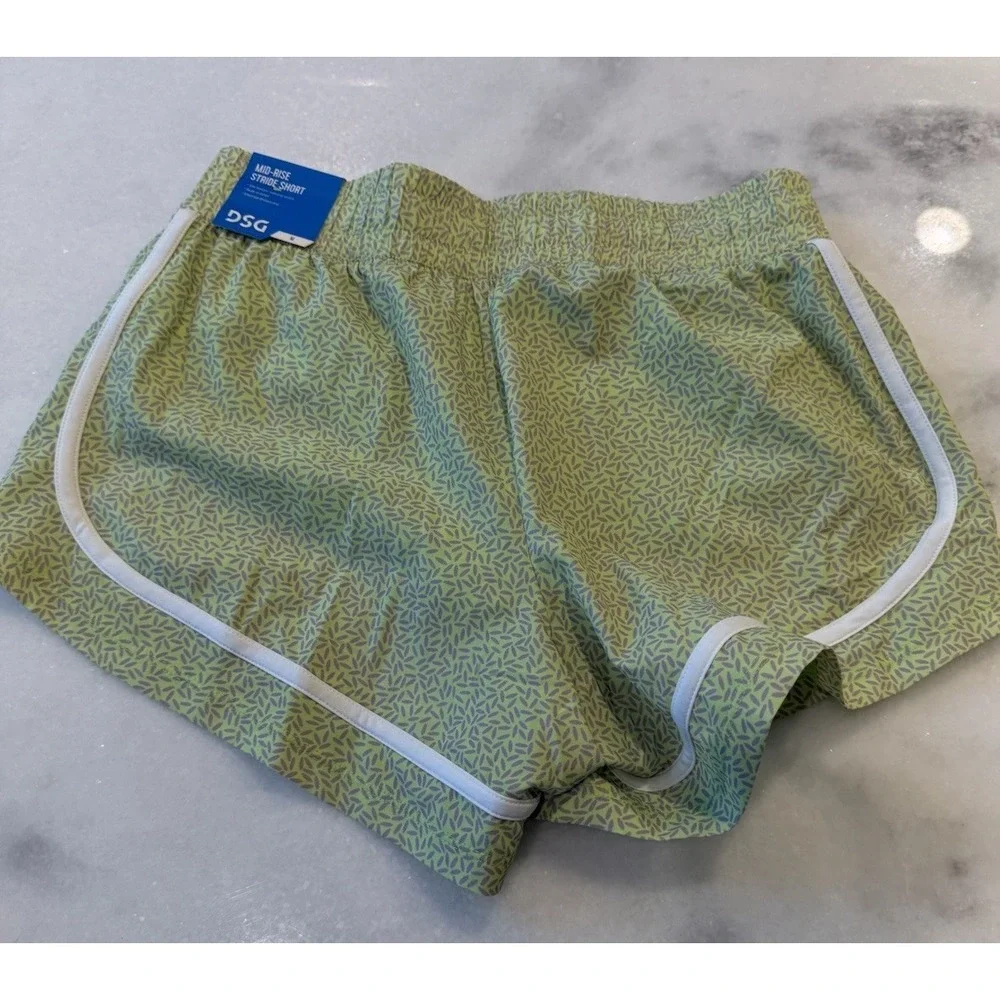 New DSG Mid Rise‎ Stride Short Girls Size Medium